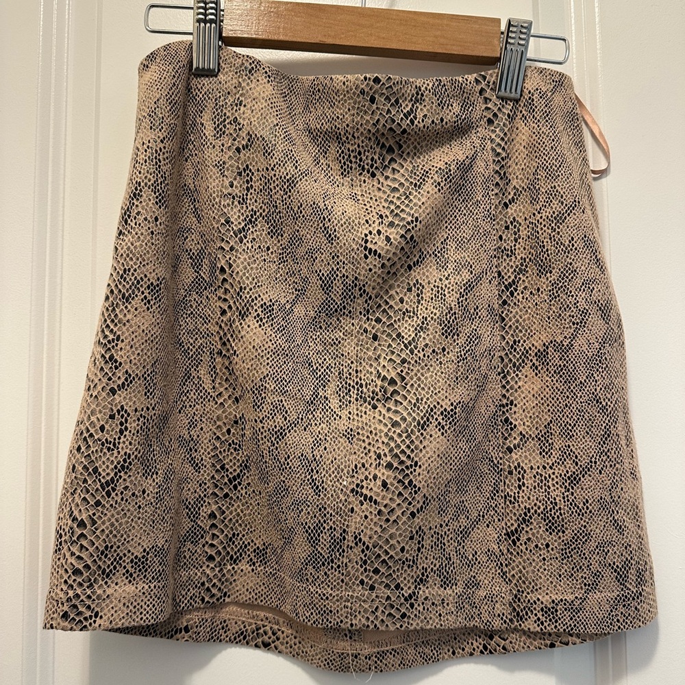 Vestique Mini Skirt